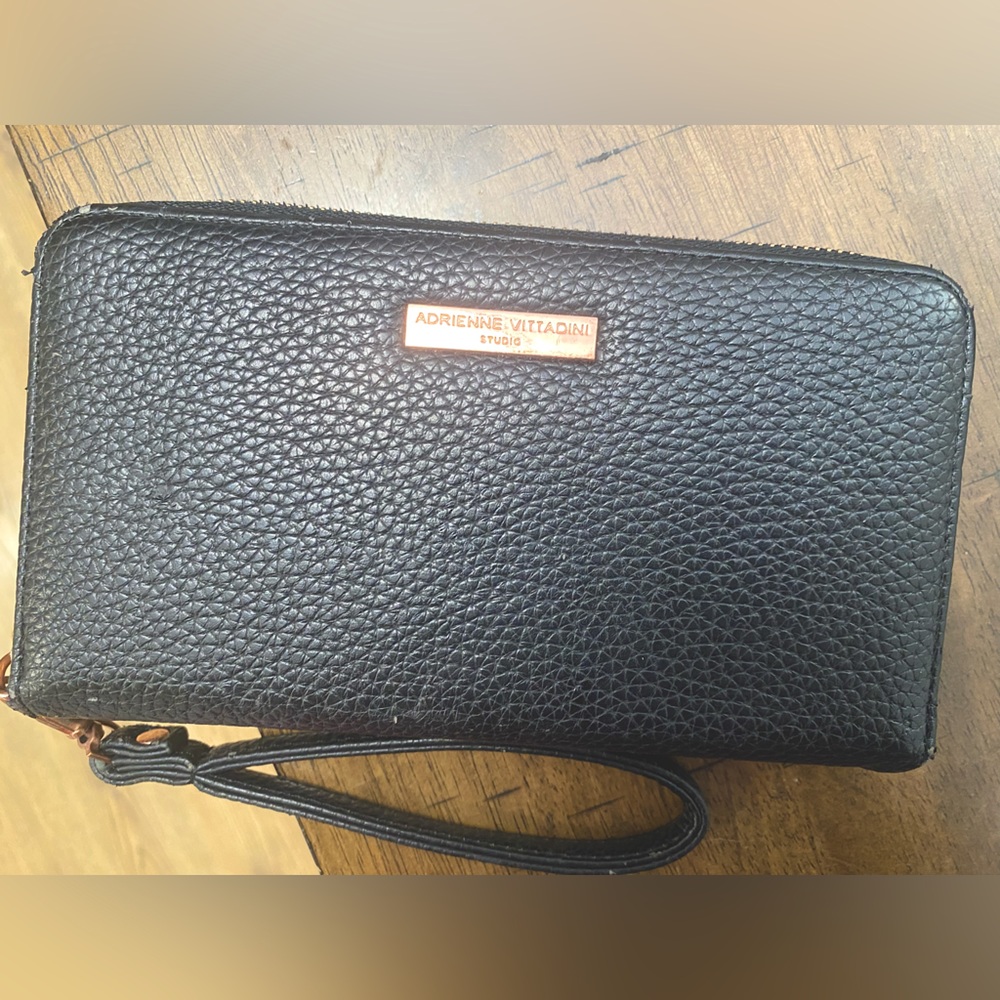 Adriennne Vittadini Wallet